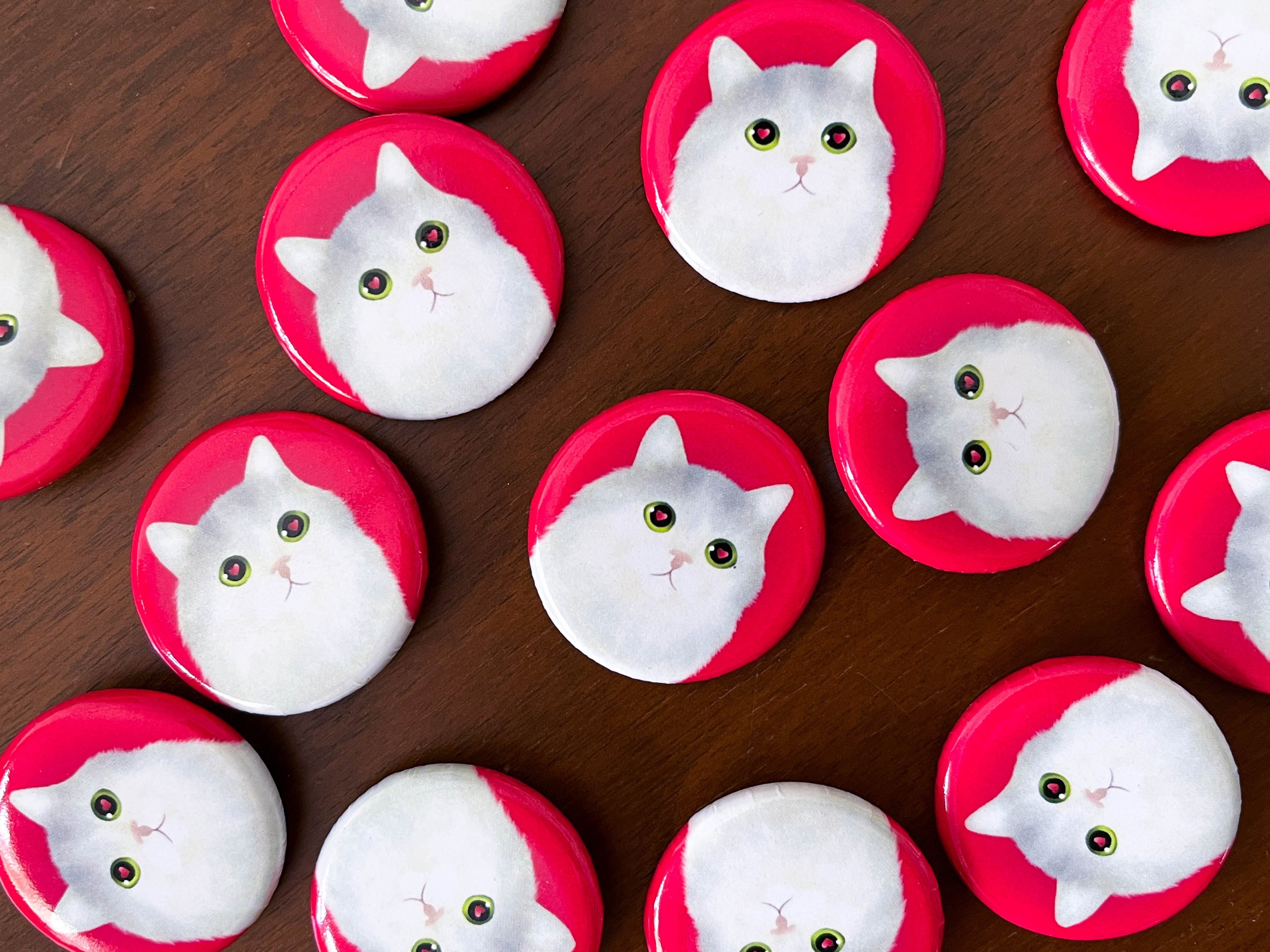 Heart Eyes Cat Round Button Pin, 1.25"